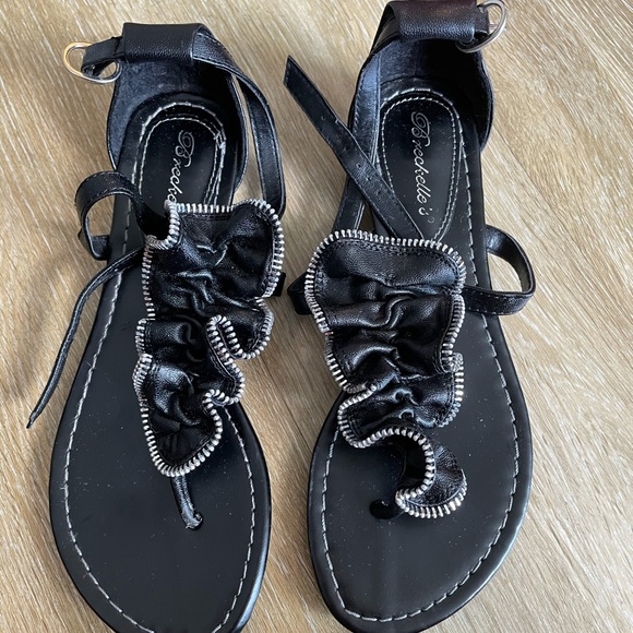 Sandals - Picture 2 of 4